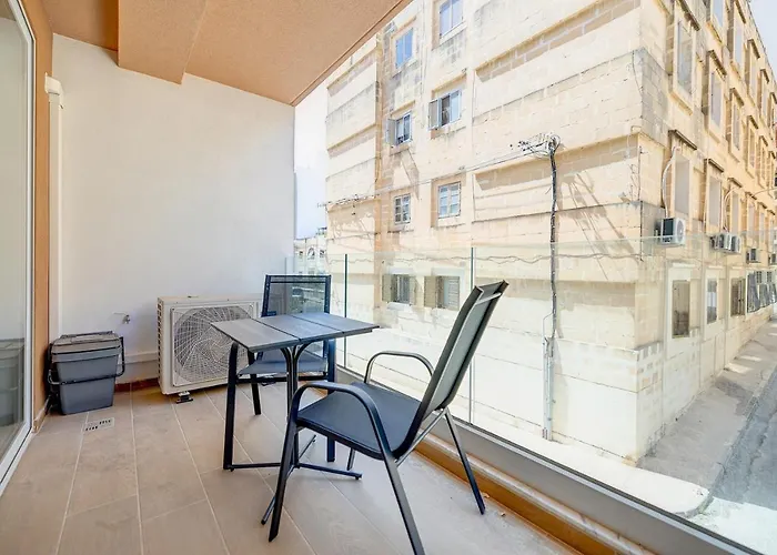 Chic 2br Apartment, Ideal Location By Buena Vista Ta Xbiex