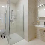 Chic 2br Apartment, Ideal Location By Buena Vista *