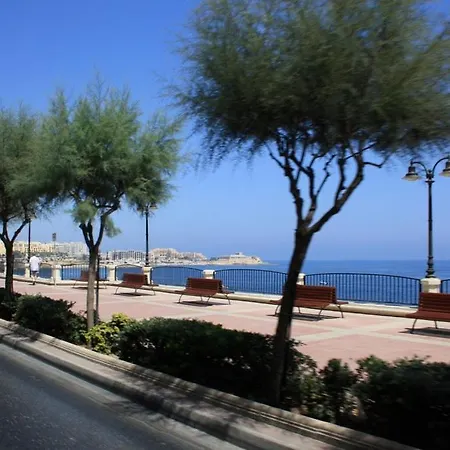 Chic 2br Apartment, Ideal Location Apartamento