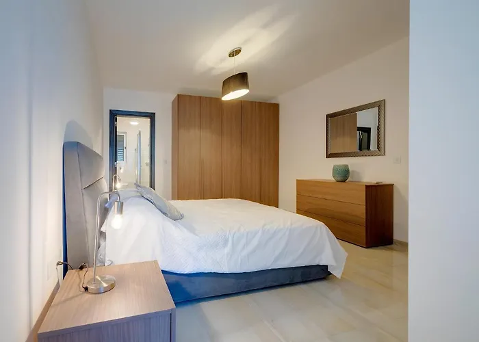 Chic 2br Apartment, Ideal Location By Buena Vista * Ta Xbiex