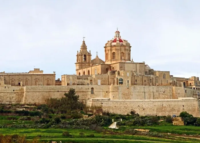 Chic 2br Apartment, Ideal Location By Buena Vista Ta Xbiex